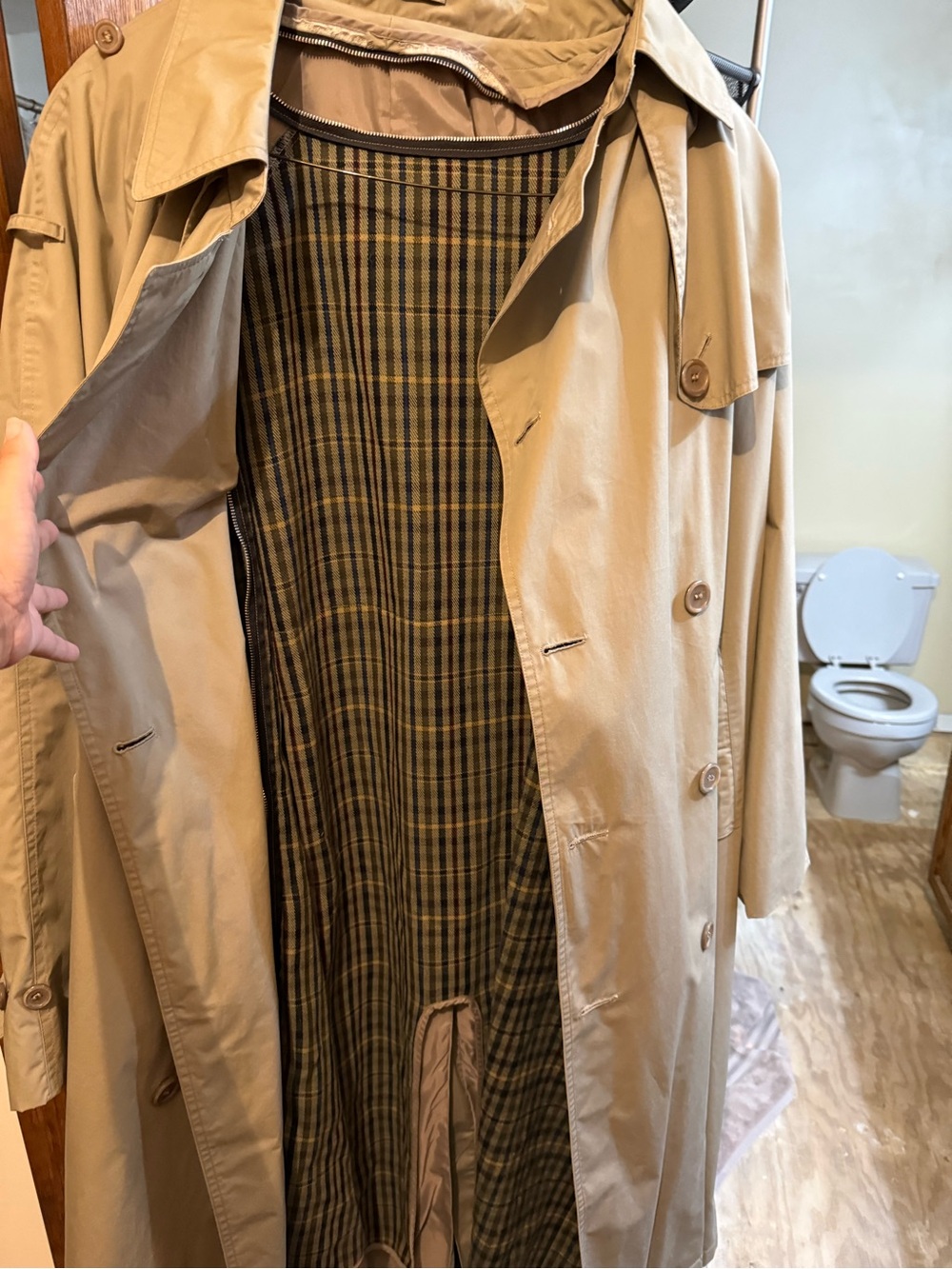 London Fog Tan Trench Coat with Plaid Lining - Picture 4 of 6